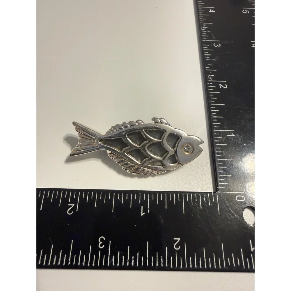 Vintage Silver Tone Fish Brooch Rhinestone Eye Nautical‎ Animal Pin 2 Inch